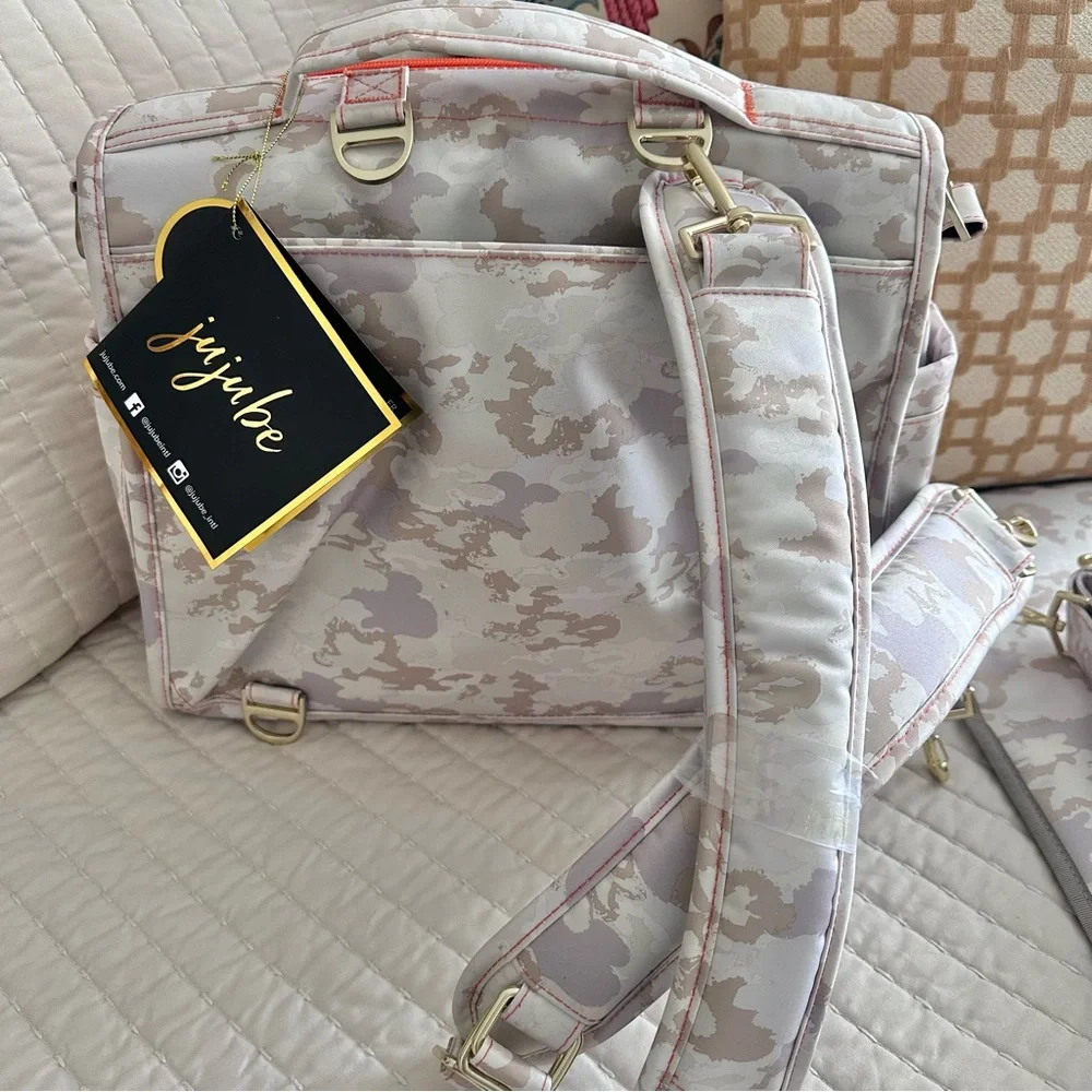 NWT Retired Jujube BFF Camo Convertible Travel Backpack/Messenger Diaper Bag
